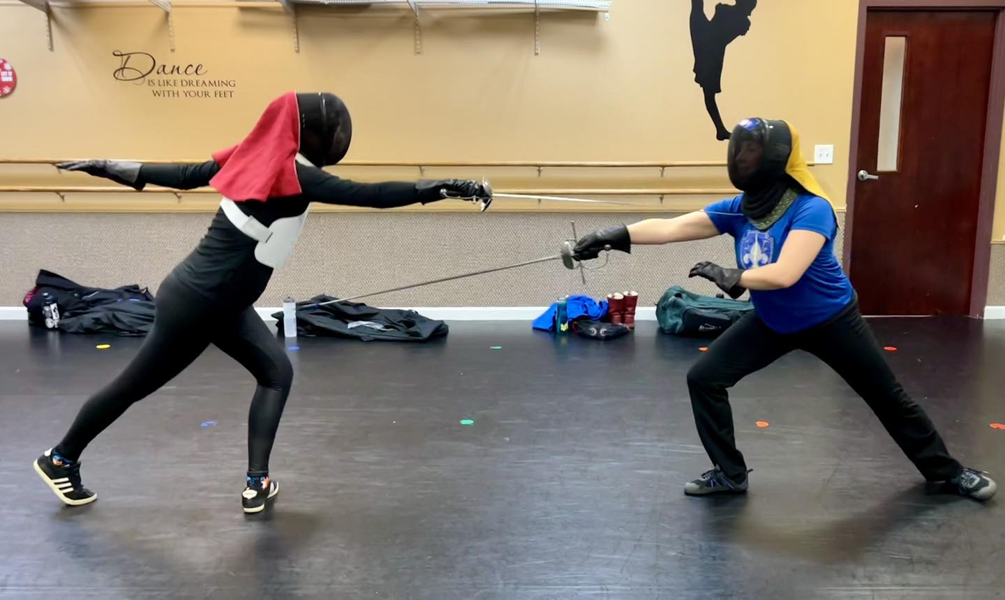 Yelena slips her lead leg to counter an attack to leg while striking her partner's chest in contratempo